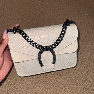 Chain Shoulder/Crossybody Bag